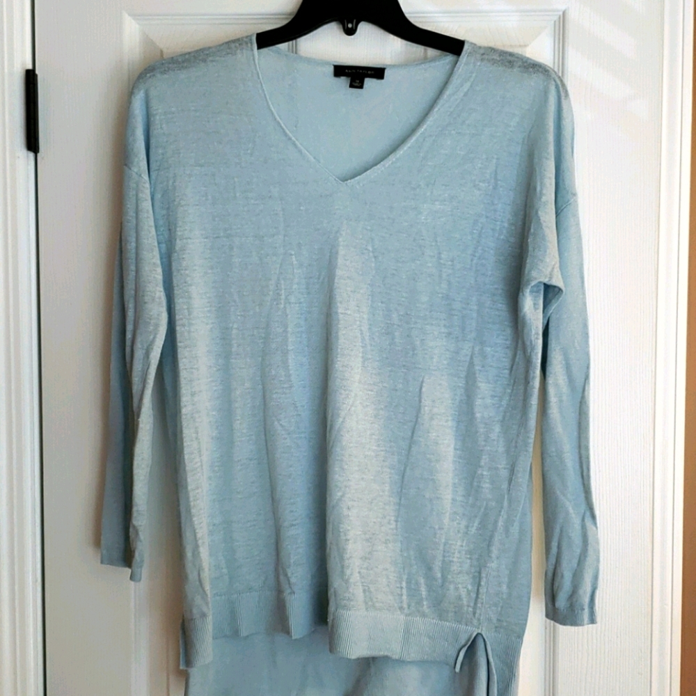 Ann Taylor linen lightweight sky blue top sz m